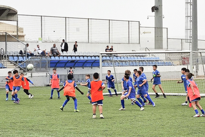 מועדון הפועל עירוני עפולה יהפוך ארבע קבוצות לקבוצות 'צו פיוס' בבית הספר לכדורגל